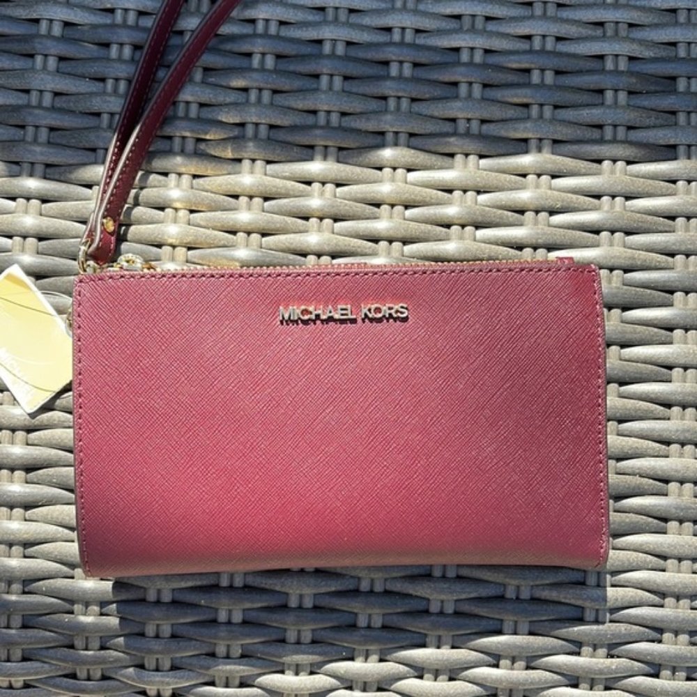Michael Kors Jet Set Travel Large Double Zip Wristlet Wallet Merlot Leather